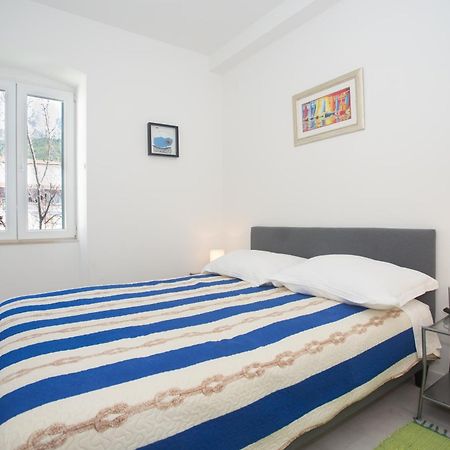 Beach Apartment Renco Sumpetar Ngoại thất bức ảnh