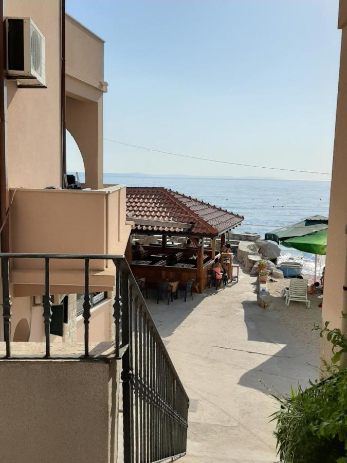 Beach Apartment Renco Sumpetar Ngoại thất bức ảnh