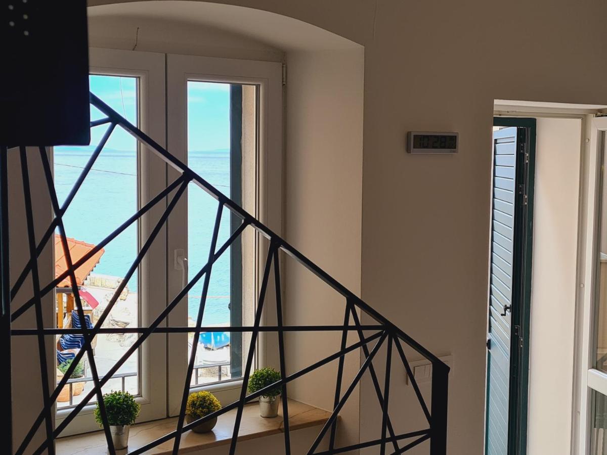 Beach Apartment Renco Sumpetar Ngoại thất bức ảnh
