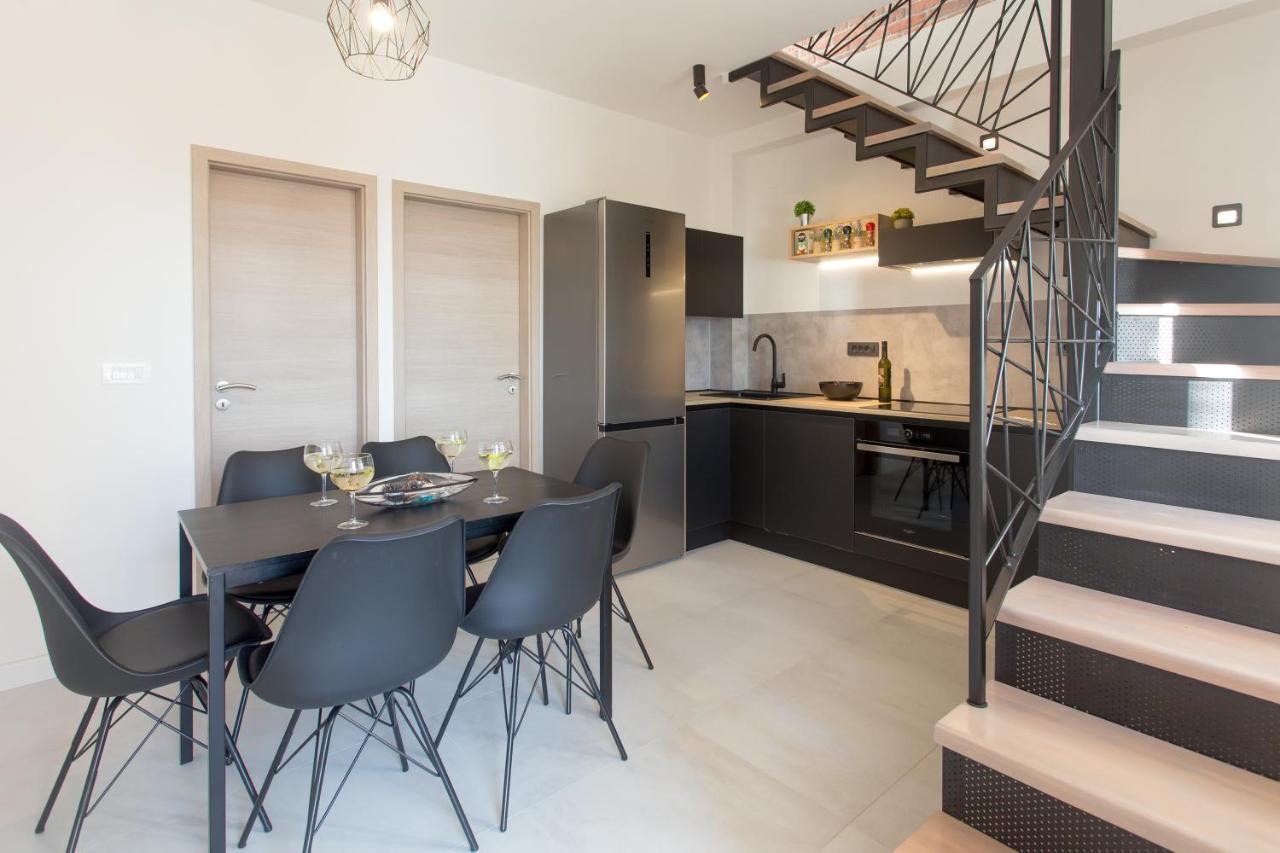 Beach Apartment Renco Sumpetar Ngoại thất bức ảnh