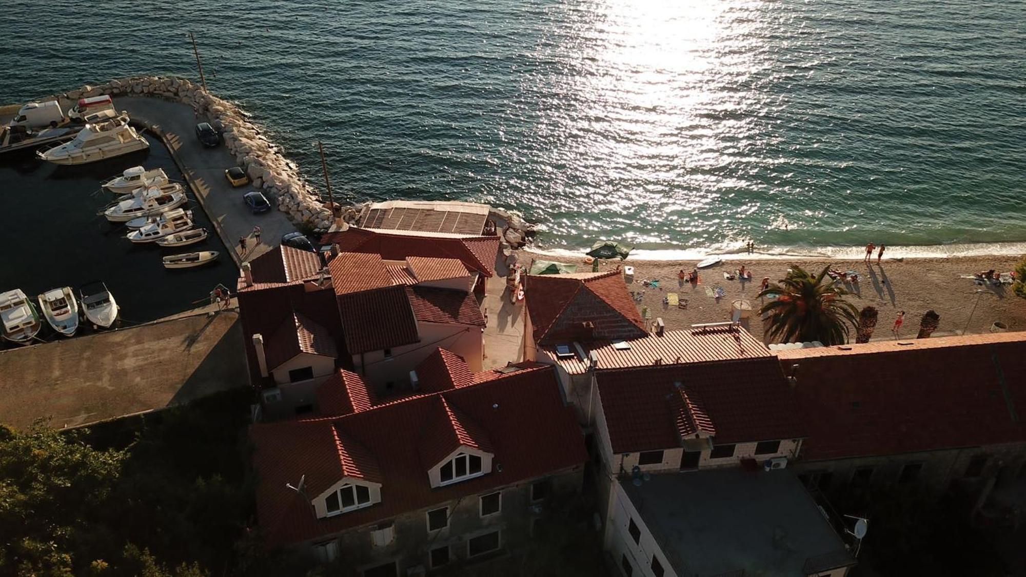 Beach Apartment Renco Sumpetar Ngoại thất bức ảnh